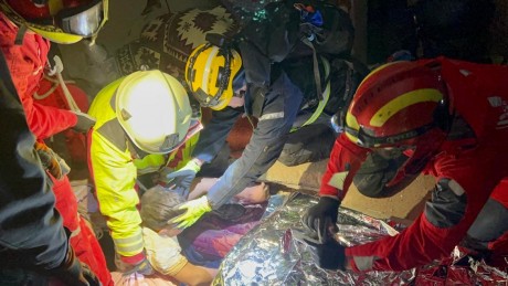 Hét ember élete múlt rajtuk - kritikus napokon van túl a mentőcsapat